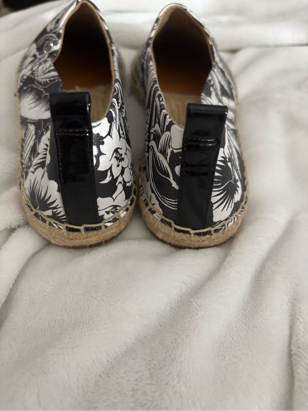 Lauren Ralph Lauren Black & White Floral Espadrille Flats - Picture 5 of 6